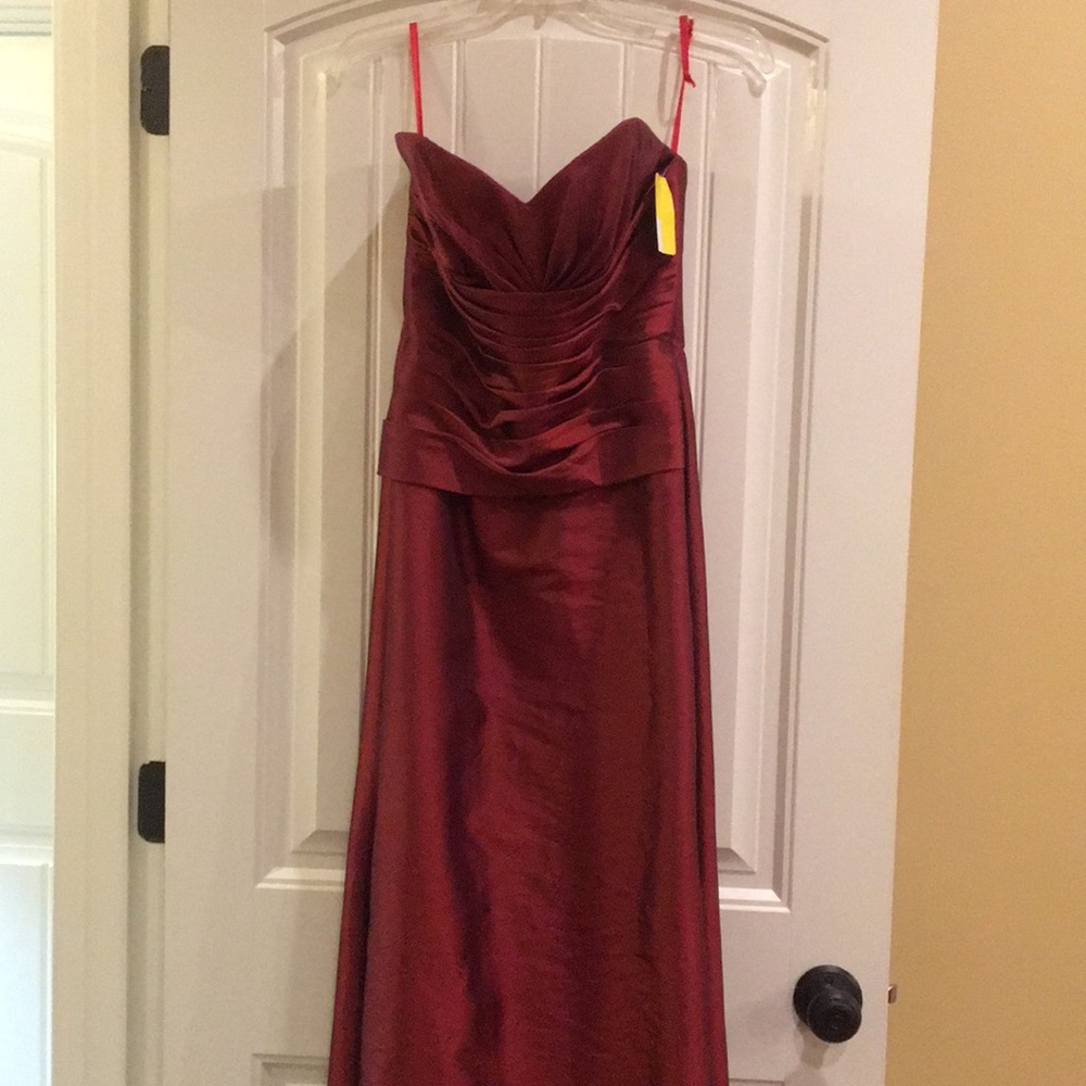 Deep rust/Red formal dress long and strapless